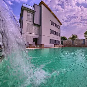 Rainbow Holiday Lake Como Aparthotel